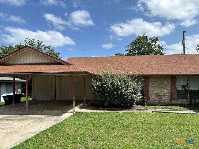 Building Photo - 317 Briarwood Dr