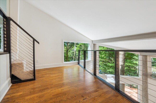 Building Photo - 439 Barbara Ln