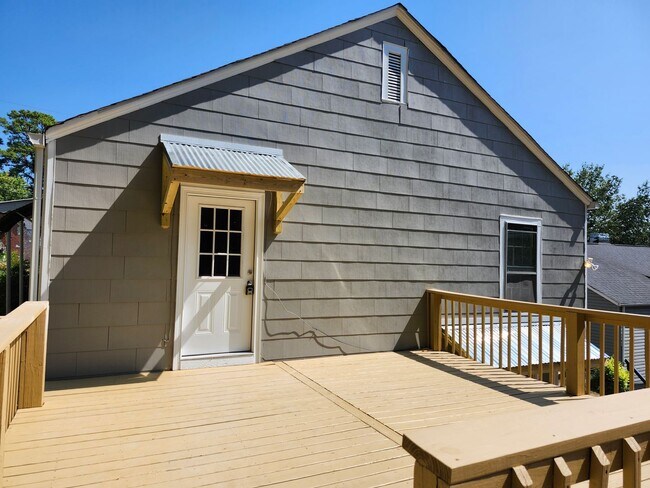 Building Photo - 3 bedroom 2 bath home in Belvoir Area in Brainerd/East Ridge, TN