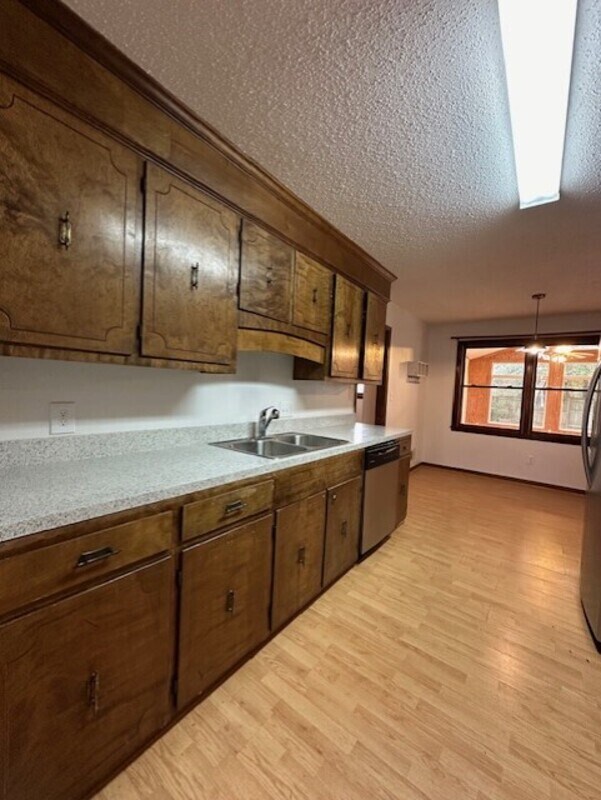 Building Photo - 107 Sunny Vista Dr