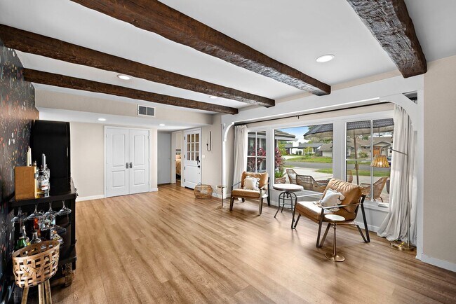 Building Photo - Beautifully Remodeled Rossmoor Home in a P...