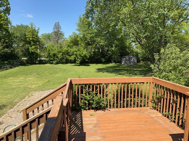 Building Photo - 36420 N Tamarack Dr