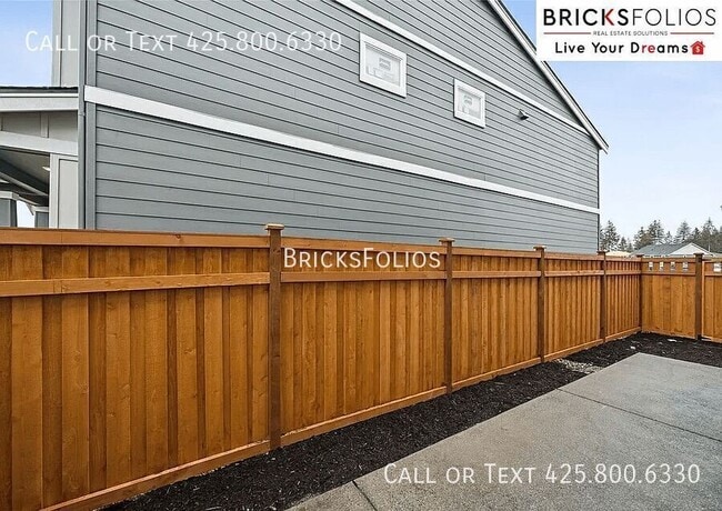 Building Photo - 14914 204th Ave E