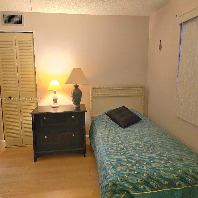 Building Photo - 200 SE 5th Ave