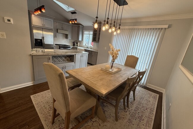 Building Photo - 9 Gibbs Rd