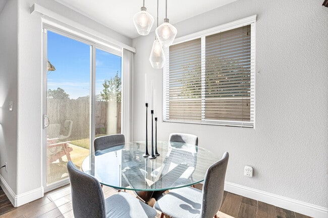 Building Photo - 2815 N Leya Dr