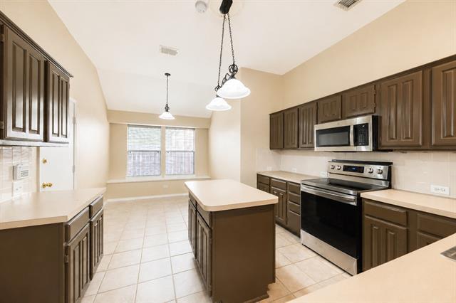 Building Photo - 10701 Nashville Dr
