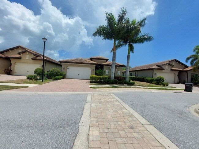 Building Photo - Luxurious Home in Toscana Isles Gated Community