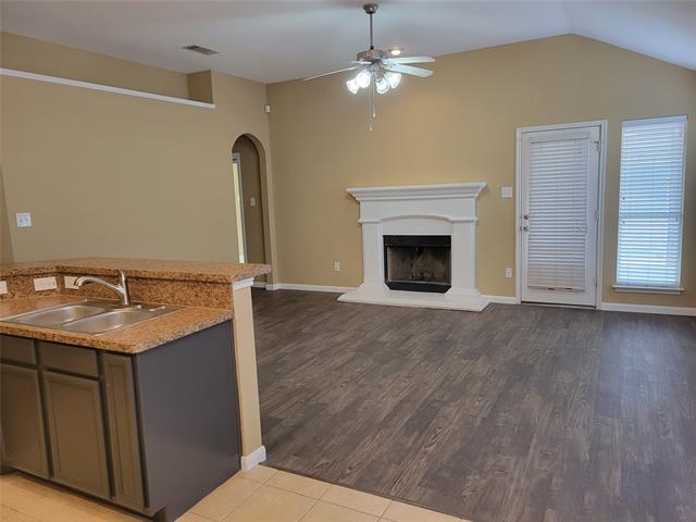 Building Photo - 5216 Sioux Creek Ln