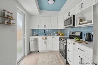 Building Photo - 411B NE 57th Ct