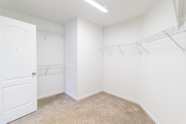 Building Photo - 2047 Sinclair Trce