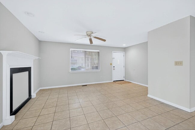 Building Photo - 5367 Wayne St