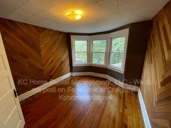 Building Photo - 3554 Genessee St