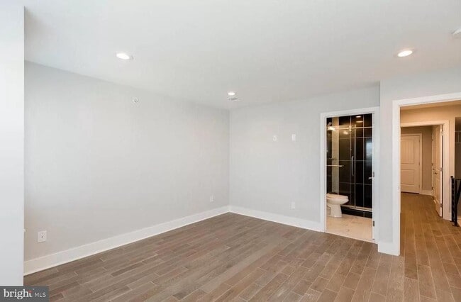 Building Photo - 2564 Frankford Ave