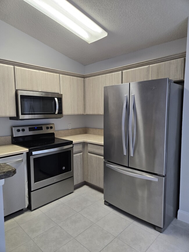 Building Photo - 3080 Fox Ln