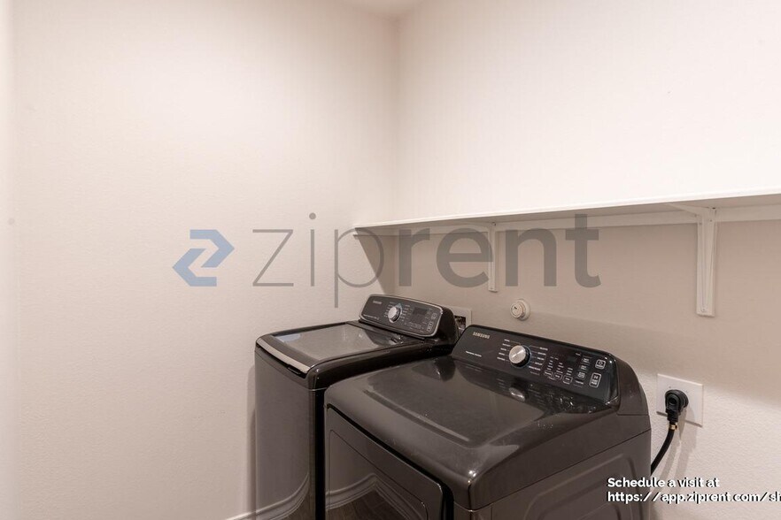 Building Photo - 7603 Elk Grove Path