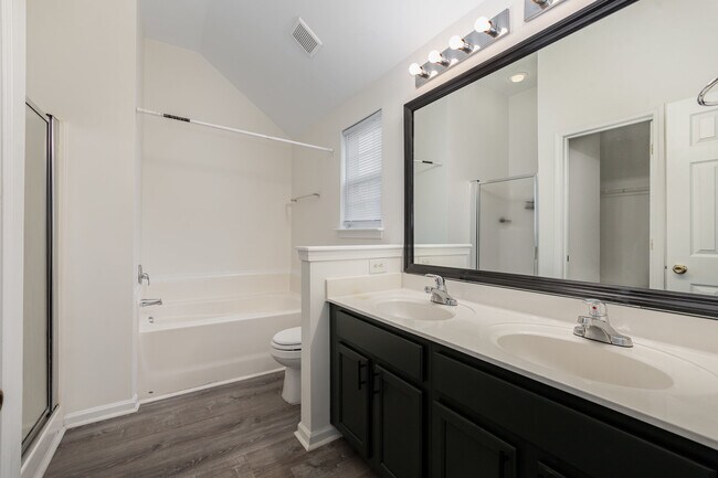 Building Photo - 400 Erin Taylor Ln