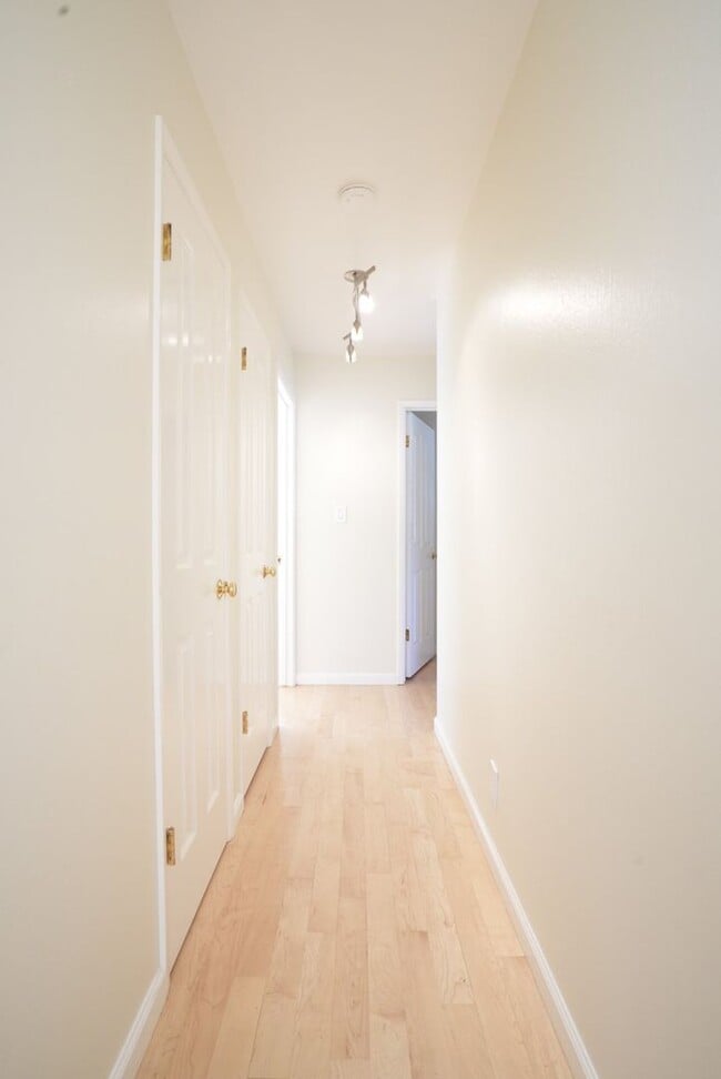 Building Photo - Beautifully Updated Three Bedroom Browns Valley Home