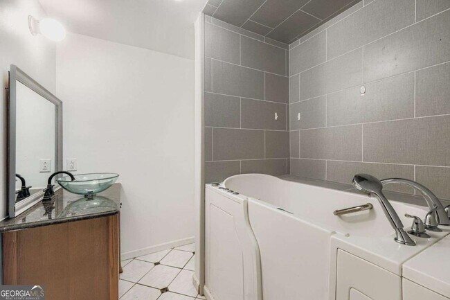 Building Photo - 700 Kirkly Way