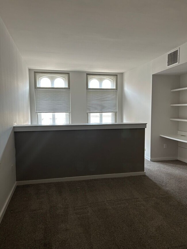 Building Photo - Welcome to Urban Elegance in the Heart of Historic Old City, Philadelphia