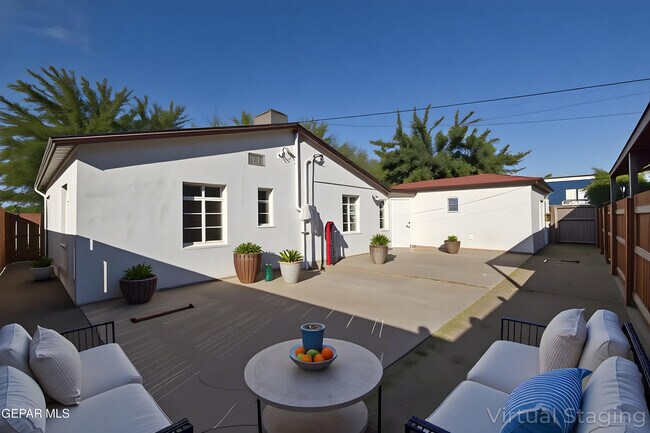 Building Photo - 256 Yale Ave