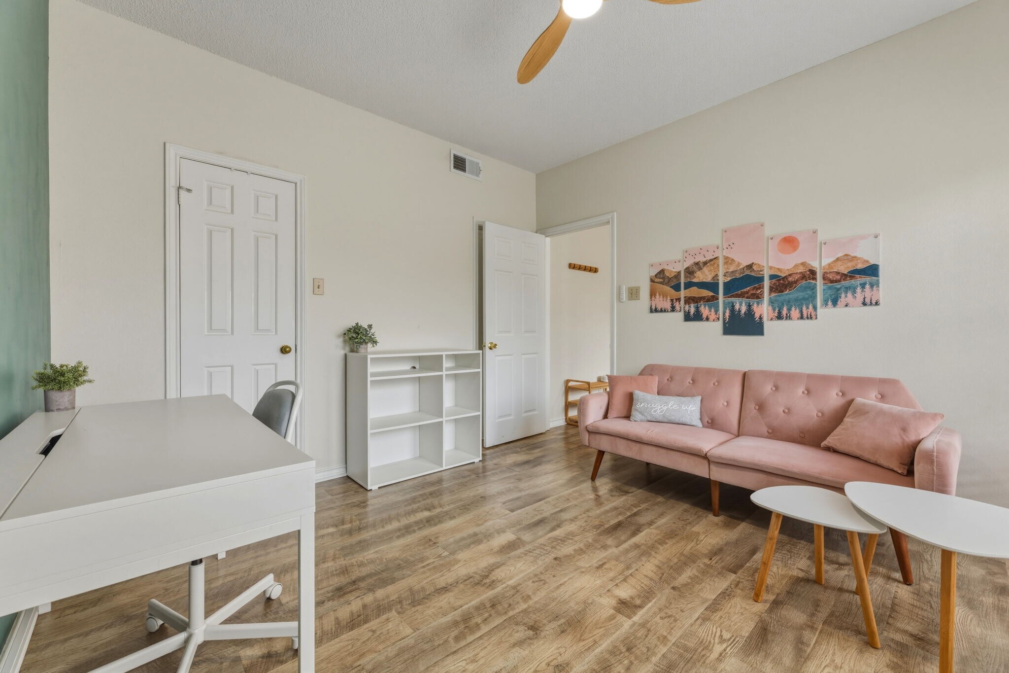 Second bedroom - 3001 Cedar St