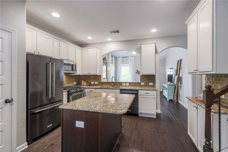 Building Photo - 529 Trinity Bend
