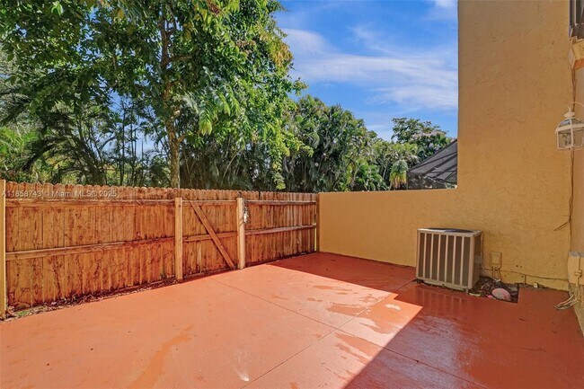 Building Photo - 760 E Coco Plum Cir