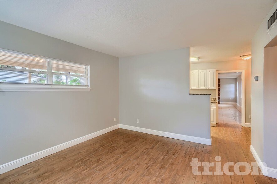 Building Photo - 322 Notre Dame Dr