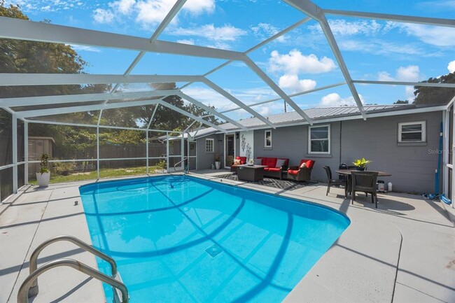 Building Photo - 1010 E Fern St