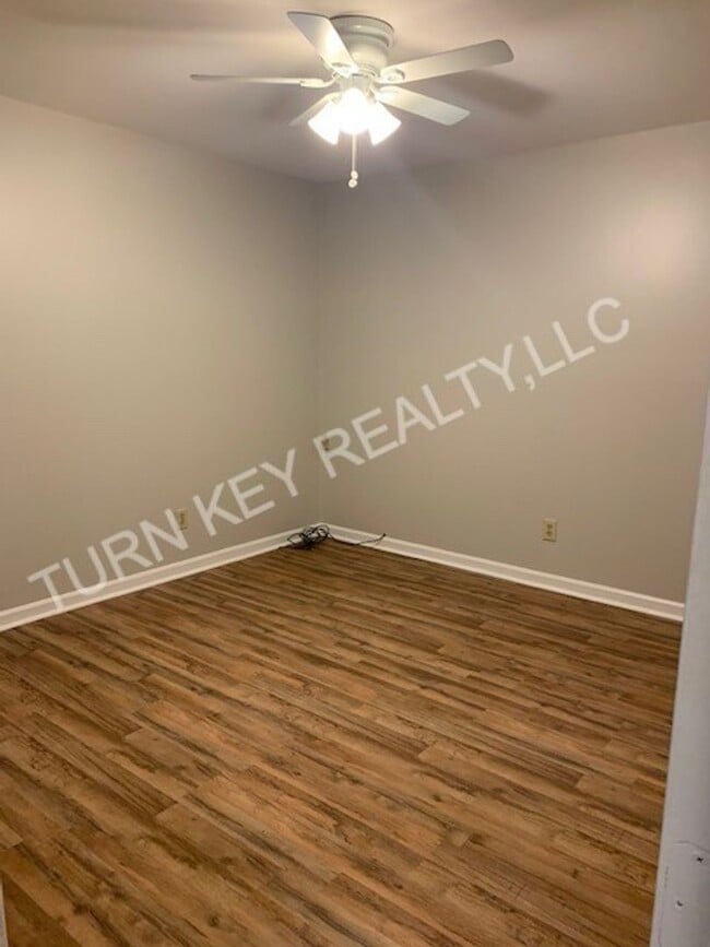 Building Photo - Apartment for rent in Hayden/ Smoke Rise