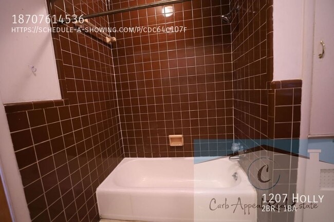 Building Photo - 1207 Holly-