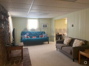 Building Photo - 1109 N Cedarview Dr