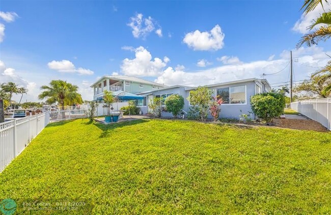 Building Photo - 1201 Avocado Isle