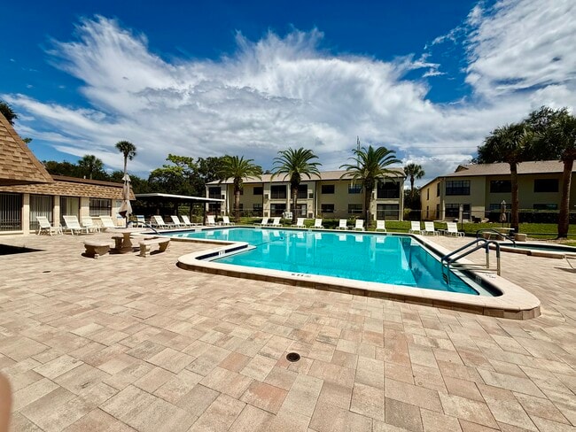 Building Photo - 2400 Winding Creek Blvd