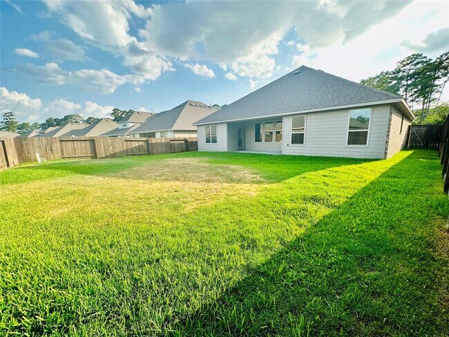 Building Photo - 18222 Humber River Ln
