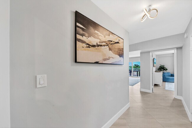 Building Photo - 170 N Ocean Blvd