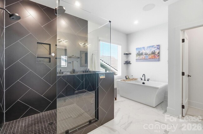 Building Photo - 5225 Glenwalk Dr