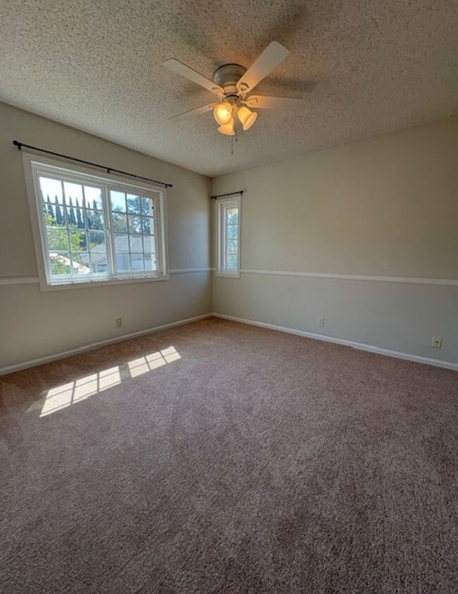 Building Photo - Your Dream Home Awaits in the Heart of Cam...