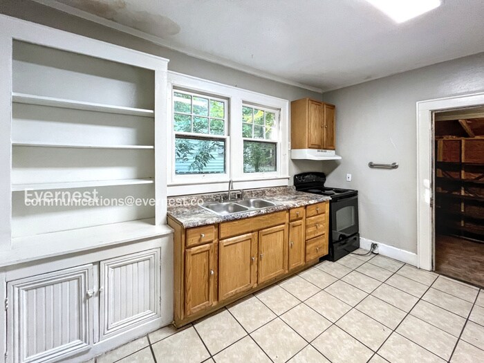 Building Photo - 2516 Duncan Ave