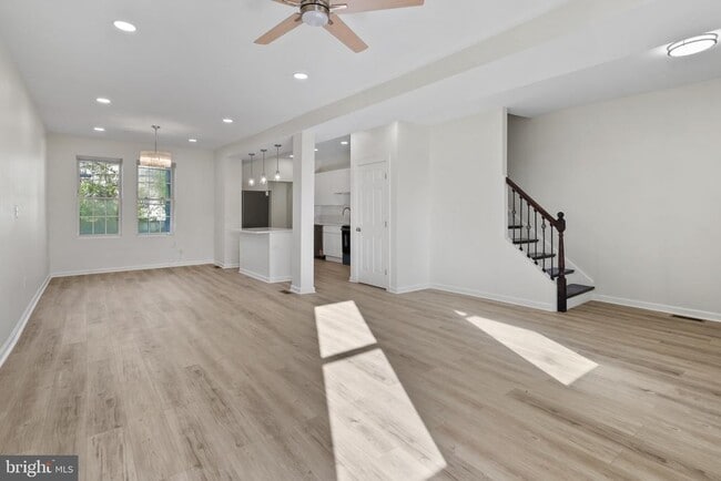 Primary Photo - 112 N Hilton St