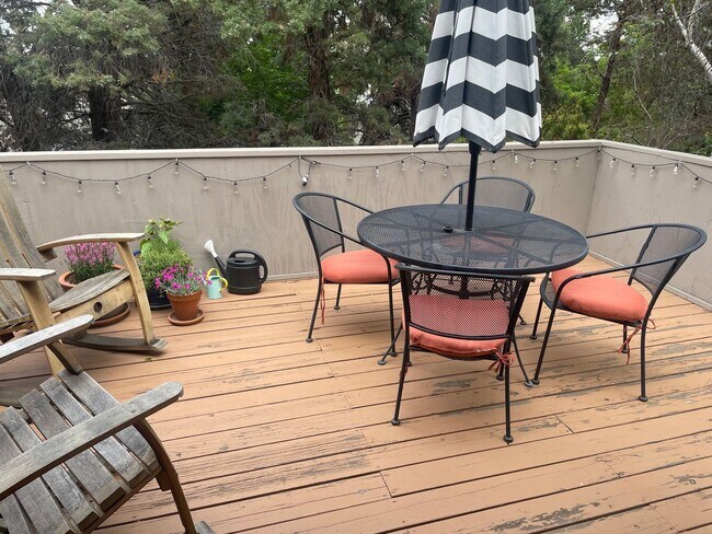Building Photo - Spacious and charming, this two-story 4 be...