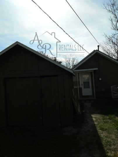Building Photo - 1205 S Elm St