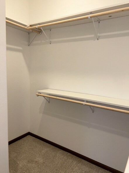 Building Photo - 3621 Doolittle Dr