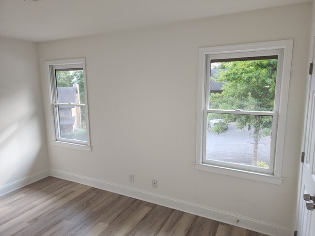 Building Photo - 28 Mountain View Ct