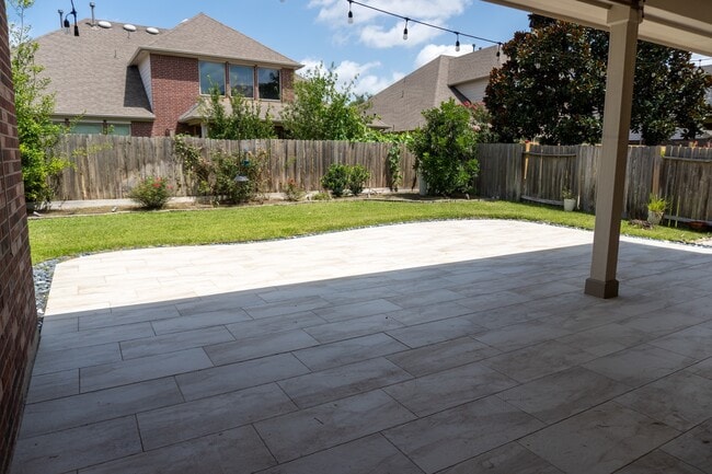 Building Photo - 25614 Somerset Meadows Ct