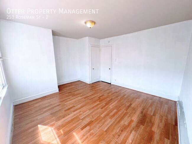 Building Photo - 253 Rosemar St