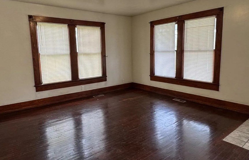 Building Photo - 3515 Carver Ave SW