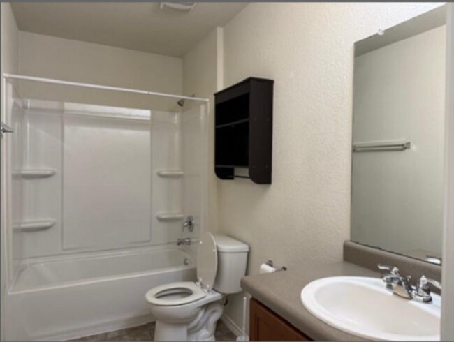 Building Photo - 5717 Levenwood Ln