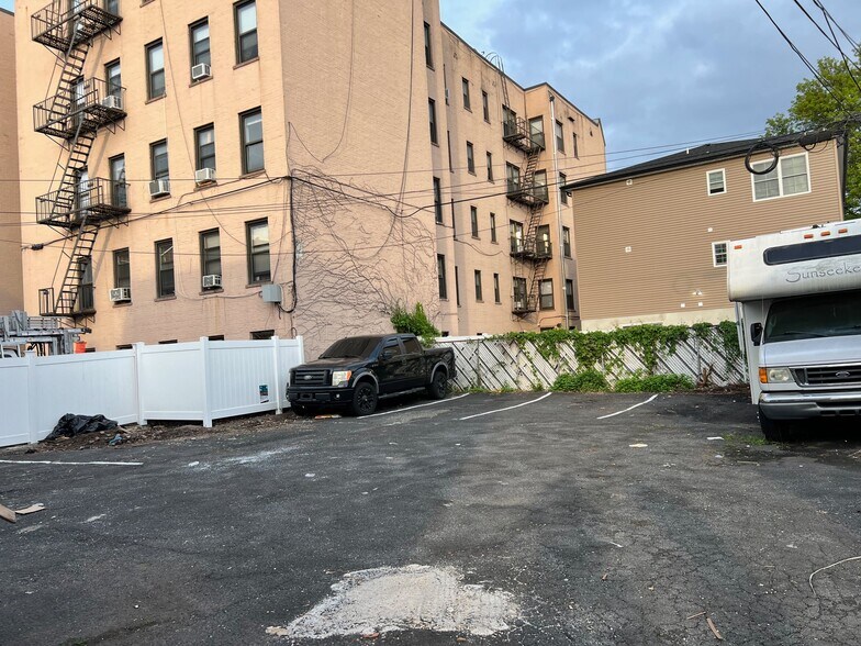 Building Photo - 534 Kearny Ave